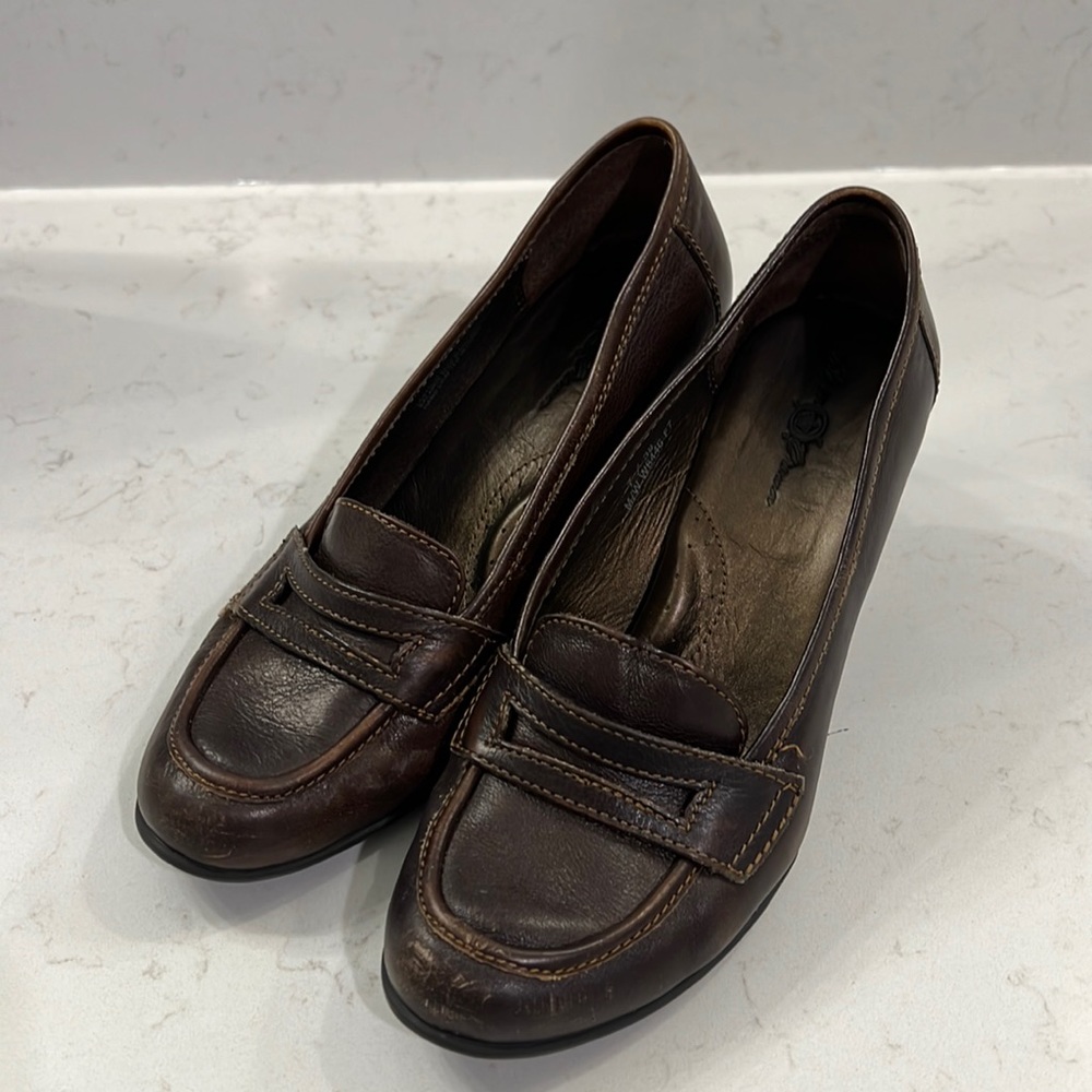 Born Brown Leather Women’s Heels, size 7